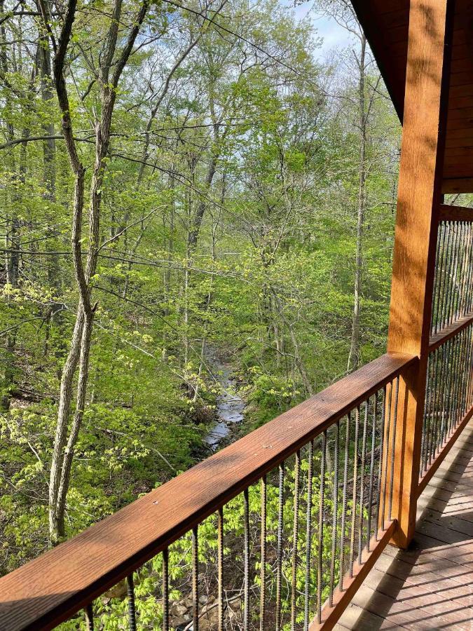 Cricket Hill Treehouse By Amish Country Lodging Millersburg Exterior foto